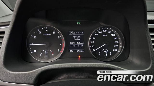 Hyundai AVANTE 1.6 GDI Value Plus — photo 1 of 35