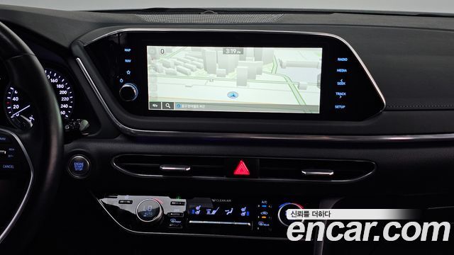 Hyundai Sonata 2.0 — photo 1 of 30