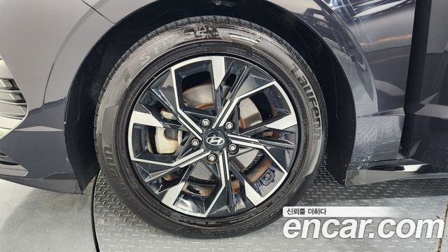 Hyundai Sonata 2.0 — photo 1 of 33