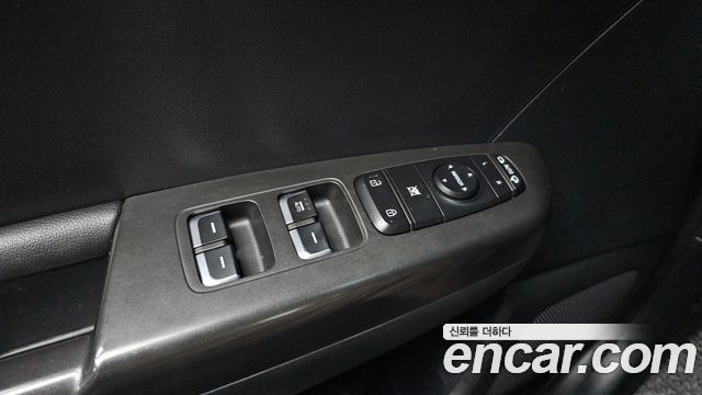 Kia Sportage Diesel 1.7 2wd Noblesse — photo 1 of 31