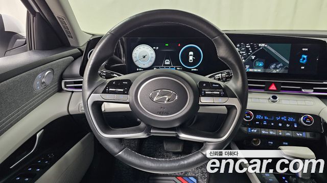 Hyundai AVANTE 1.6 — photo 1 of 30