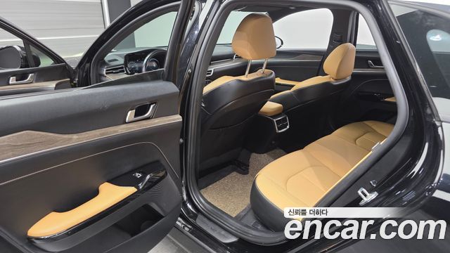 Kia K5 2.0 — photo 1 of 31
