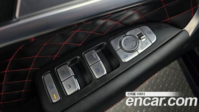 Genesis G70 3.3T Sport AWD — photo 1 of 37