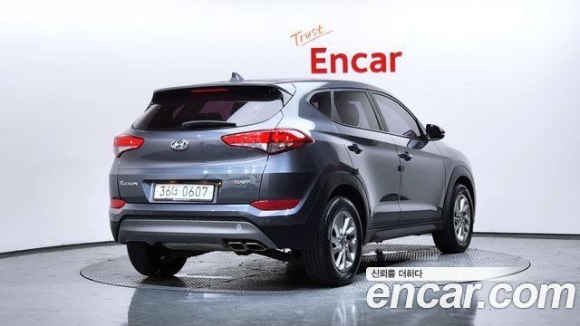 Hyundai Tucson Diesel 2.0 2WD — photo 1 of 31