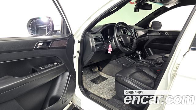 KG_Mobility_Ssangyong Rexton Diesel 2.2 4WD — photo 1 of 20