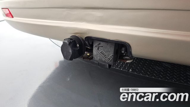Kia Canival Grand Carnival HI Limousine Gasoline GLX — photo 1 of 35