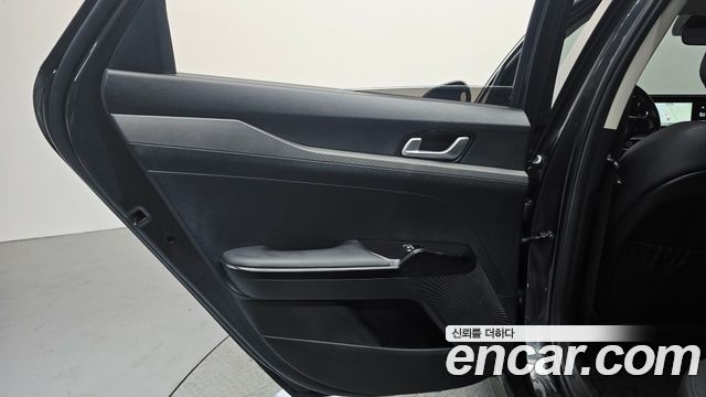 Kia K5 2.0 — photo 1 of 30