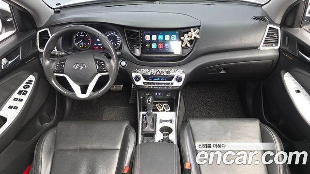 Hyundai Tucson Diesel 2.0 2WD — photo 1 of 30