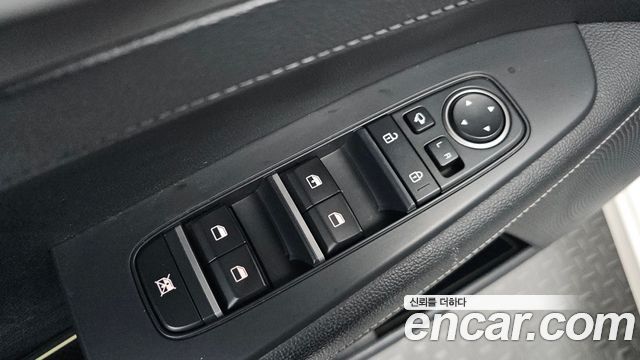 Kia K3 Luxury — photo 1 of 34