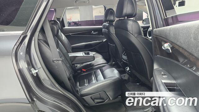 Kia Sorento Diesel 2.0 2WD — photo 1 of 31