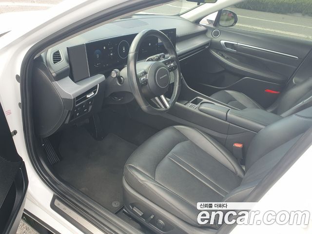 Hyundai Sonata 2.0 — photo 1 of 20