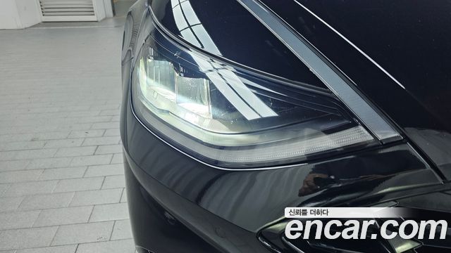 Hyundai Sonata 2.0 — photo 1 of 31