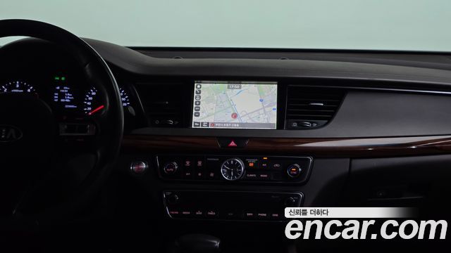 Kia K7 2.2 Diesel Prestige — photo 1 of 20