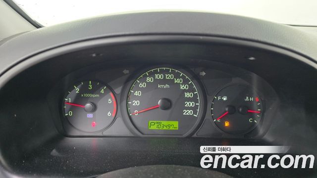 Hyundai Starex 5-Seater VAN — photo 1 of 20