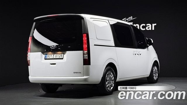 Hyundai Staria Cargo 5-Seater — photo 1 of 20