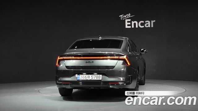 Kia K8 Signature Black — photo 1 of 32