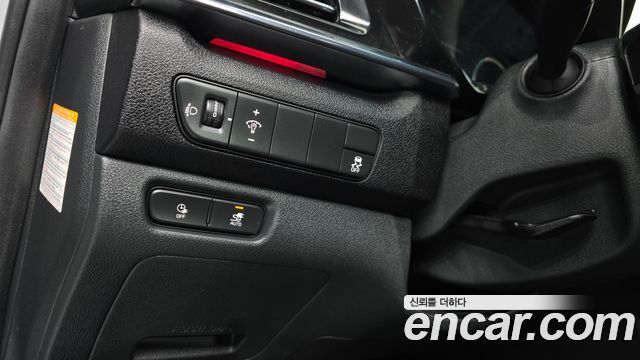 Kia Niro Air — photo 1 of 30