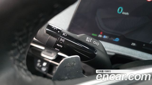 Kia EV6 Long Range — photo 1 of 35