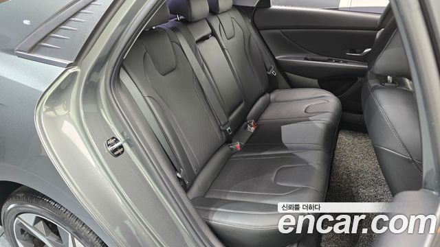 Hyundai AVANTE 1.6 — photo 1 of 34