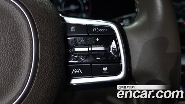 Kia Canival Gasoline 9-Seater Hi-Limousine — photo 1 of 40