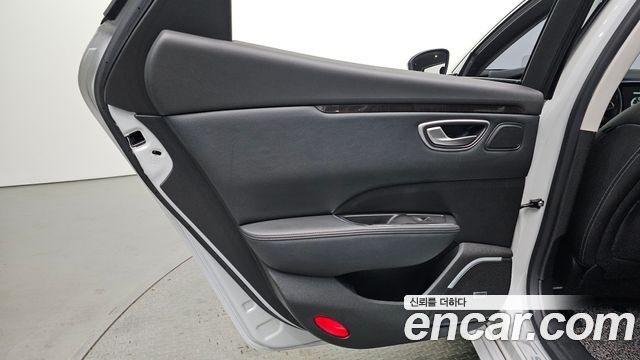 Renault-KoreaSamsung SM6 2.0 GDe RE — photo 1 of 34
