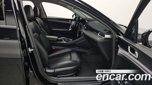 Kia K5 2.0 — photo 1 of 32