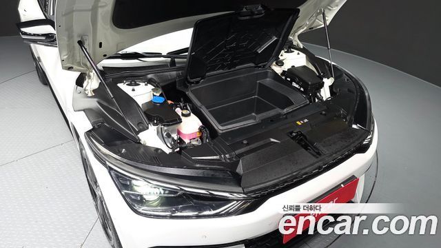 Kia EV6 Long Range — photo 1 of 31