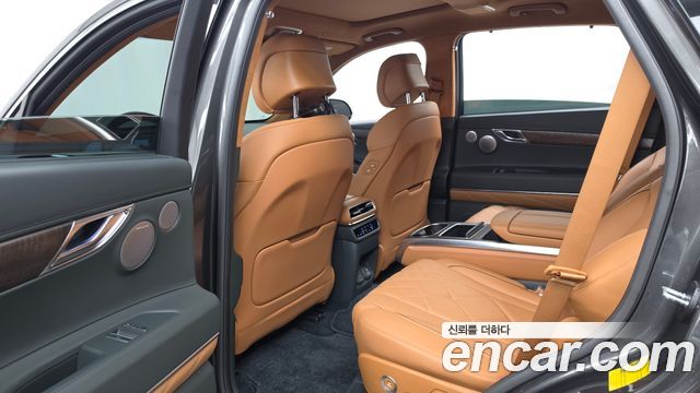 Genesis GV80 2.5T Gasoline AWD — photo 1 of 38