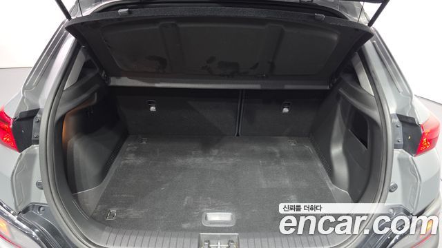 Hyundai Kona Modern — photo 1 of 30