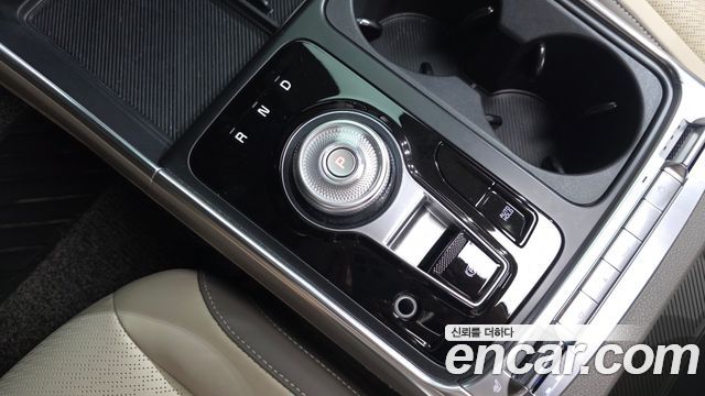 Kia Canival Hev 9 Seater X Line — photo 1 of 40