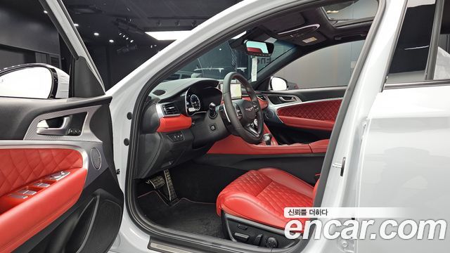Genesis G70 Gasoline 2.0T 2WD — photo 1 of 36