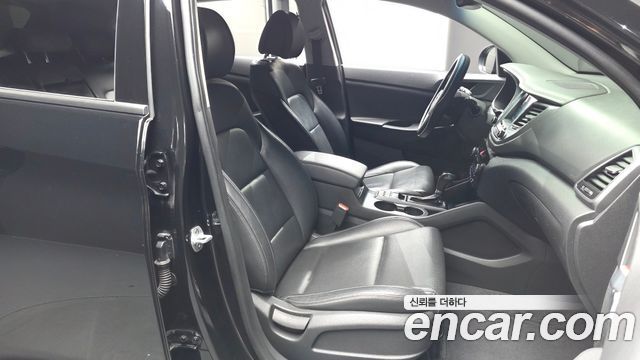 2016 Hyundai Tucson Diesel 1.7 2WD, photograph 3