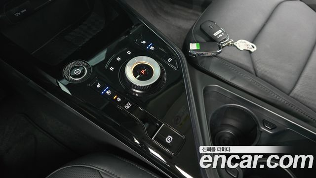 Kia Niro Air — photo 1 of 30