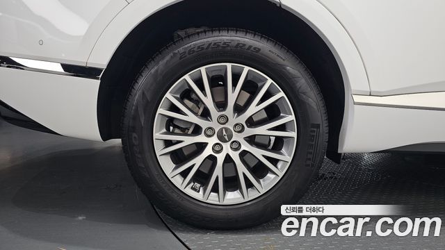 Genesis GV80 2.5T Gasoline AWD — photo 1 of 20