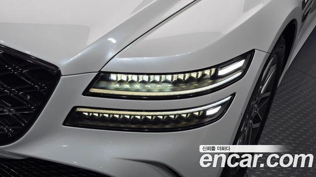 Genesis G80 Gasoline 2.5 Turbo 2WD — photo 1 of 31
