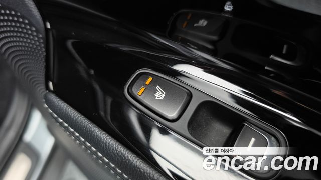 Kia Niro Noblesse — photo 1 of 35
