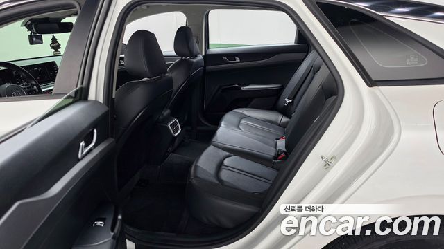 Kia K5 2.0 LPI(Renter car) — photo 1 of 32