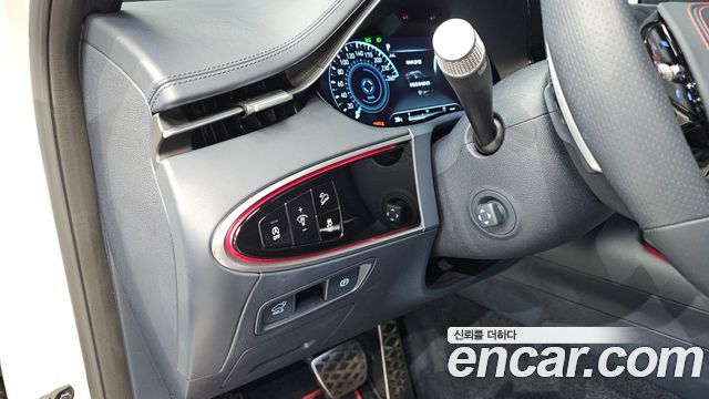 Genesis GV70 2.5T Gasoline 2WD — photo 1 of 36