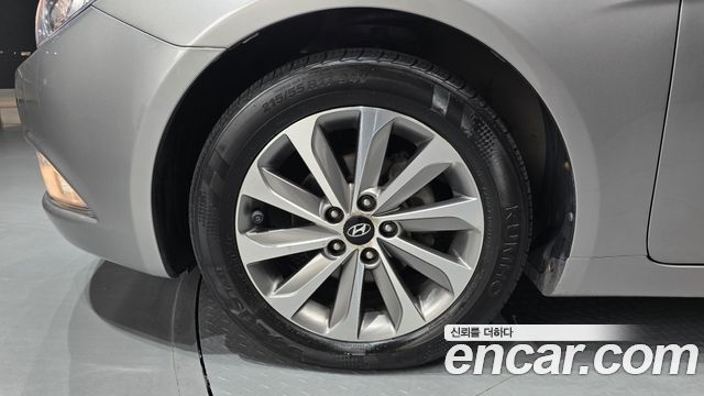 2012 Hyundai Sonata CVVL Smart, photograph 4