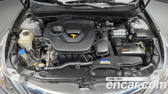 2012 Hyundai Sonata CVVL Smart, photograph 5