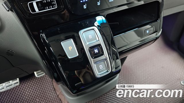 2024 Hyundai Staria 4WD Lounge 9-Seater, photograph 11