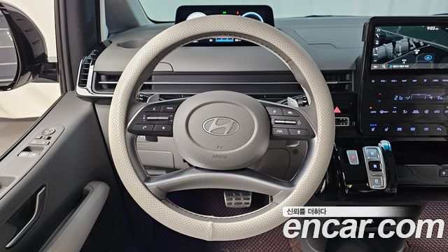 Hyundai Staria 4WD Lounge 9-Seater