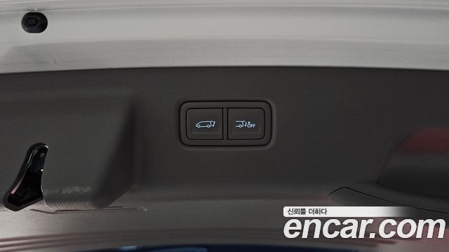 2024 Hyundai Staria 4WD Lounge 9-Seater, photograph 12