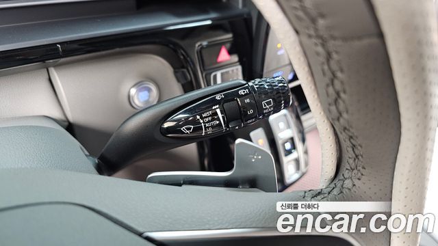 2024 Hyundai Staria 4WD Lounge 9-Seater, photograph 6