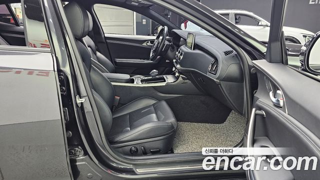 2018 Kia Stinger 2.0 Turbo 2WD, photograph 1