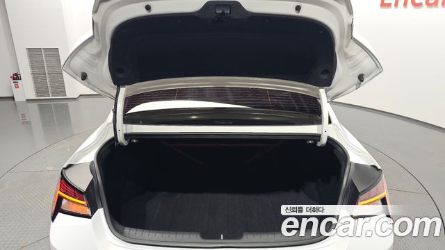 Hyundai AVANTE 2.0 N — photo 1 of 32