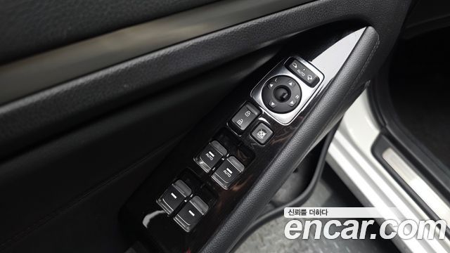 Kia K7 700h Prestige — photo 1 of 31