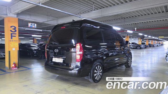 Hyundai Starex 4WD Limousine