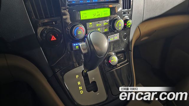 2015 Hyundai Starex 4WD Limousine, photograph 5