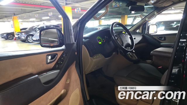 2015 Hyundai Starex 4WD Limousine, photograph 2